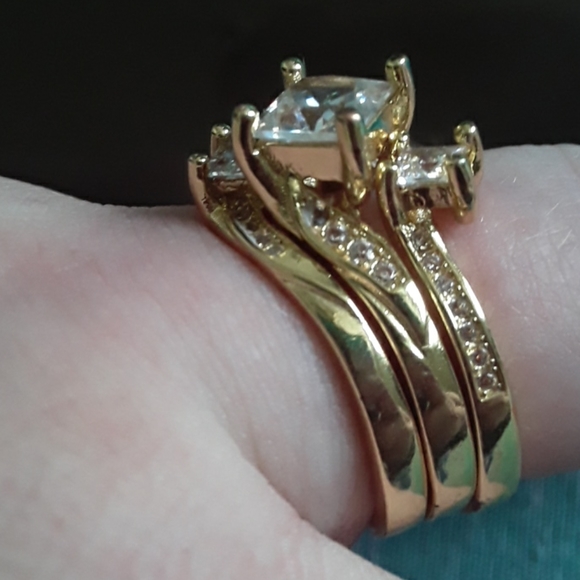 Ring - Picture 2 of 4